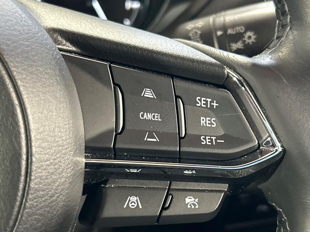 【マツダ・レーダークルーズコントロール】高速道路での長距離走行が楽に!自動で速度を保つクルーズコントロールが、衝突軽減システムと連携し、前方の車両を感知して車間を保つように速度調節してくれます!!