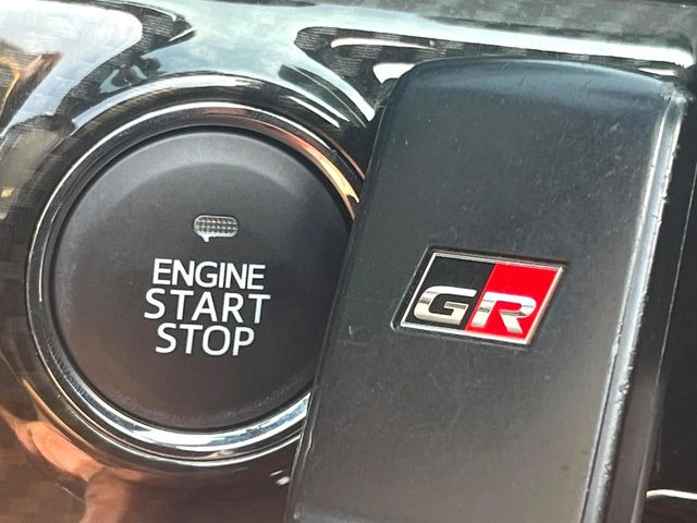 �y�L�[�t���[�V�X�e���z�J�o����|�P�b�g�ɓ��ꂽ�܂܂ł��h�A�̎{���E�������\�ȃX�}�[�g�L�[�𑕔��B�G���W���̃I���E�I�t�����J�M�����o���K�v����������Ƃ��Ă��֗��ł���