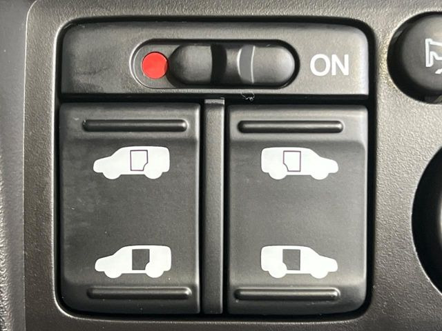 �y�����p���[�X���C�h�h�A�z�X�}�[�g�L�[��^�]�Ȃ̃X�C�b�`�Ō�ȗ����X���C�h�h�A�̊J���\���d��������͂����ăh�A���J����K�v�������A�����Ȃ��q�l�ł��ȒP�ɊJ���߂ł����K�ł���