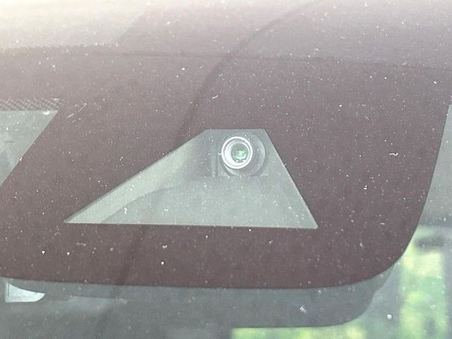 �y�C���e���W�F���g�G�}�[�W�F���V�[�u���[�L�z�t�����g�J�����őO���̎ԗ�����s�҂����m�B�Փ˂������Ȏ��͏Փ˔�Q�y���u���[�L���쓮�A�Փˉ�����T�|�[�g�B�����S�Ƀh���C�u�����y���݂��������܂��B