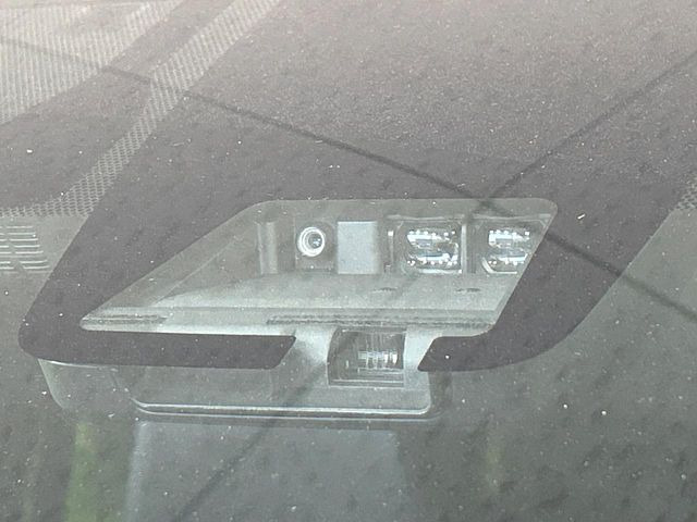 �y�g���^�Z�[�t�e�B�Z���X�z���s���ɑO���̎ԗ�����F�����A�Փ˂������Ȏ��͌x��ƃu���[�L�ŏՓˉ���Ɣ�Q�y�����A�V�X�g�B�����S�Ƀh���C�u�����y���݂��������܂��B