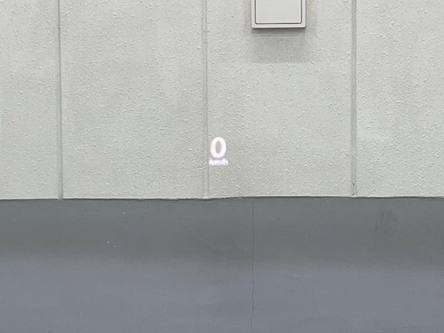 �y�w�b�h�A�b�v�f�B�X�v���C�z���݂̑��x�⑖�s�����f�W�^���\���ŉ^�]�ȑO���̃K���X�ɓ��e!�^�]���A�ڐ������炳���K�v�ȏ����m�F�ł���̂łƂ��Ă��֗��ň��S!