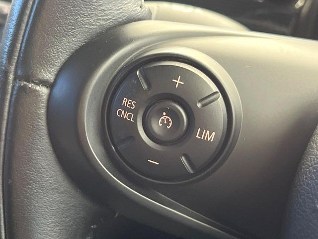 ���I�[�g�N���[�Y�R���g���[��:�������H�⎩���Ԑ�p���H���ɂāA�葬���q���\�ƂȂ�֗��ȋ@�\�ł��B�������ړ��̍ۂł����ɂ����֗��ɂ��g�����������܂���