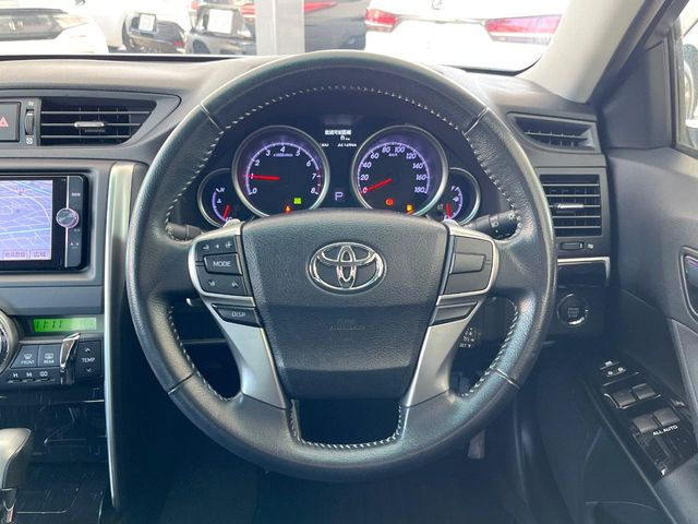 �y�����v�����X�e�A�����O�z�㎿�Ȋv���g�p���邱�ƂŁA��ɂ����������݂ƂĂ��^�]���₷���n���h���ł���