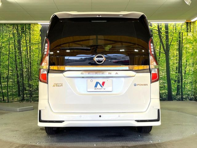 安心の最長10年・走行無制限保証(有償)をご用意。保証内容も充実はもちろん、無料点検&オイル交換や、年中無休の全国・24時間ロードサービスも付帯されておりますのでご安心下さい。