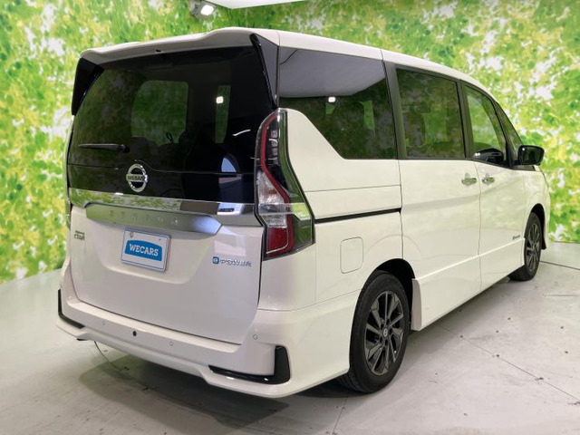 セレナ1.2 e-POWER ハイウェイスターV アーバンクロム