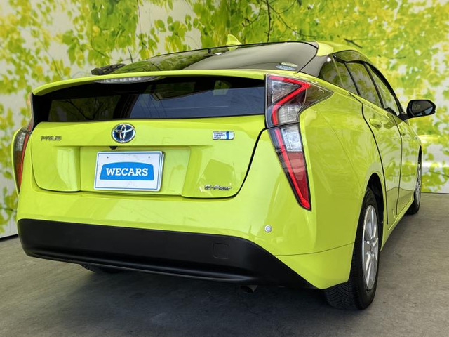 プリウス1.8 S E-Four 4WD