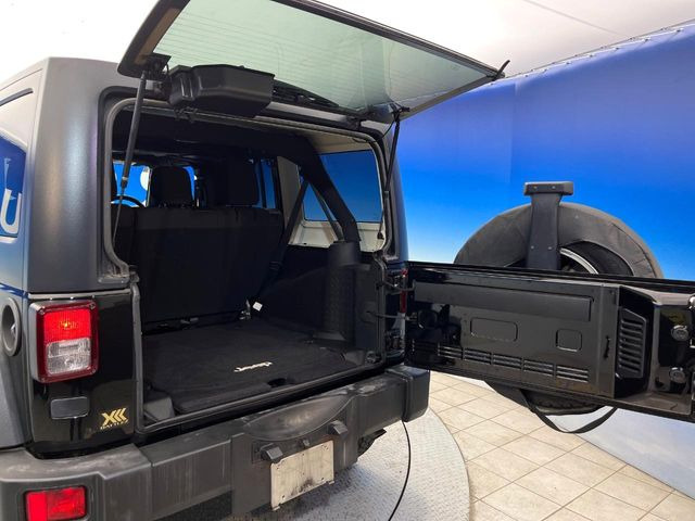 ●トランクルーム:趣味が広がる収容スペース!これだけの広さがあればお買い物やレジャーなどにも最適です!使用感も少なくきれいな状態を維持しております。