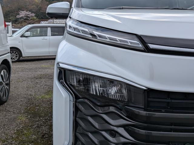 ヴォクシー1.8 ハイブリッド S-Z