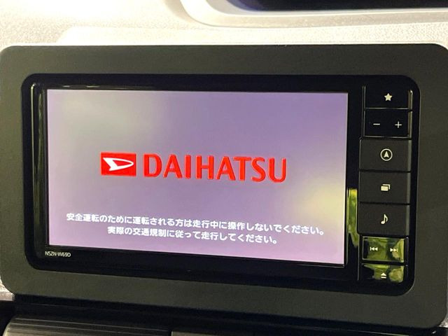 �y�����i�r�z�l�C�̏����i�r�𑕔����Ă���܂��B�i�r�̎g���₷���͂������A�I�[�f�B�I�@�\���[��!�L�����v�◷�s�͂������A�ʋ΂┃�����ȂǕ��i�̃h���C�u���y�����Ȃ�͂���