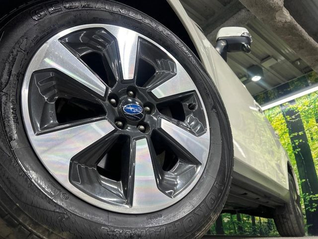 �y����17�C���`�A���~�z�C�[���z�O�ςɃ}�b�`���������A���~�z�C�[���𑕒����Ă���܂��B�e��ЊO�A���~�z�C�[����A�X�^�b�h���X�^�C�����戵�����Ă���܂��B���񂲑��k����������