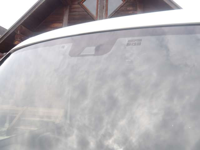 �Փˌy���u���[�L���O���̎ԗ�����s�҂Ƃ̏Փ˂����������A�Փ˂̔�Q���y�����邽�߂̑��u�ł�!!