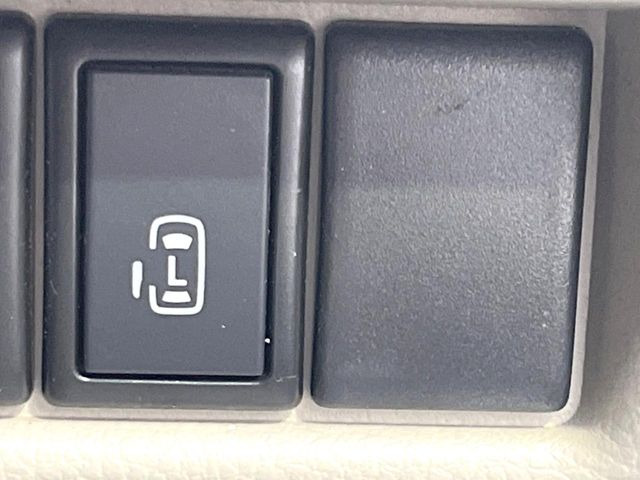 �y�p���[�X���C�h�h�A�z�X�}�[�g�L�[��^�]�Ȃ̃X�C�b�`�ŃX���C�h�h�A�̊J���\���d��������͂����ăh�A���J����K�v�������A���������q�l�ł��A�d���ו��������Ă��鎞�����N�ɊJ���߂ł��܂���