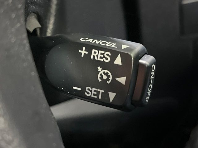 �y�N���[�Y�R���g���[���z�������H�����N���N���s�B�A�N�Z���𗣂��Ă���葬�x�ő��s���ł��A�������^�]���̕��S���y��!�����E�������ȒP�ȃX�C�b�`����Œ����ł��܂��B