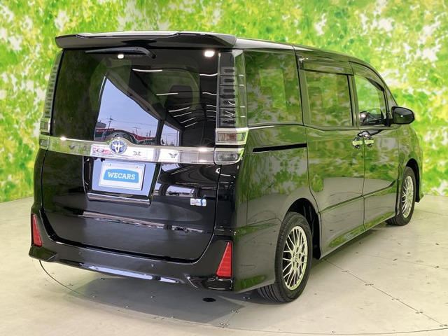 ヴォクシー1.8 ハイブリッド ZS 煌III