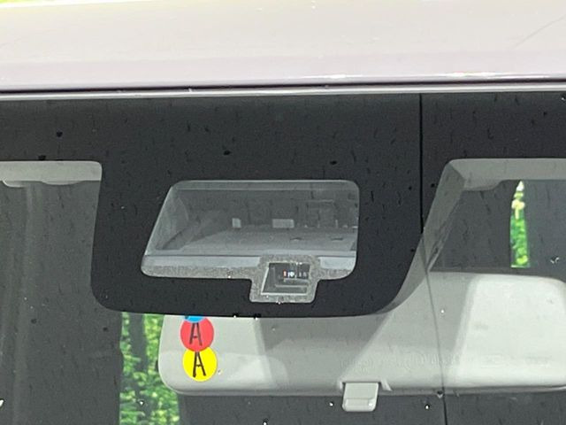 【スズキ セーフティサポート】走行中に前方の車両等を認識し、衝突しそうな時は警報とブレーキで衝突回避と被害軽減をアシスト。より安全にドライブをお楽しみいただけます。