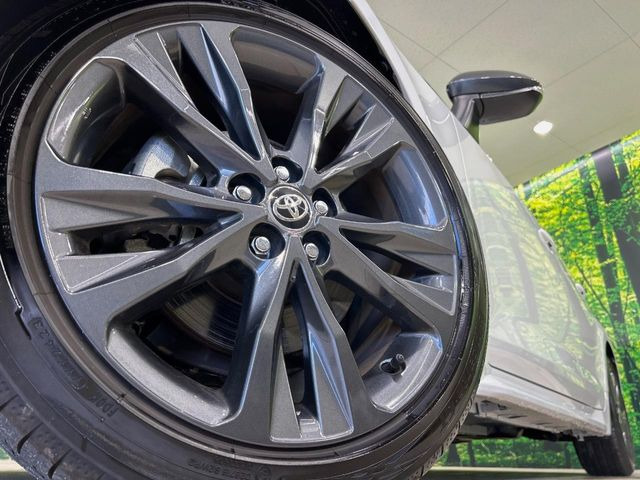 【純正17インチアルミホイール】外観にマッチした純正アルミホイールを装着しております。各種社外アルミホイールや、スタッドレスタイヤも取扱いしております。是非ご相談ください♪