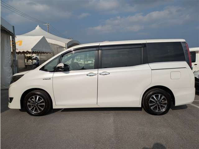 エスクァイアハイブリッド1.8 Gi プレミアムパッケージ