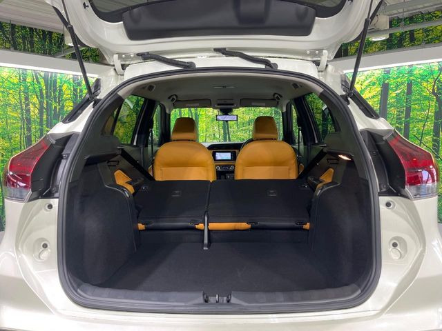 普段のお買い物や通勤、送迎等に十分な荷室スペースを確保しております。セカンドシートを倒すと、大きな荷物の積載も可能です♪