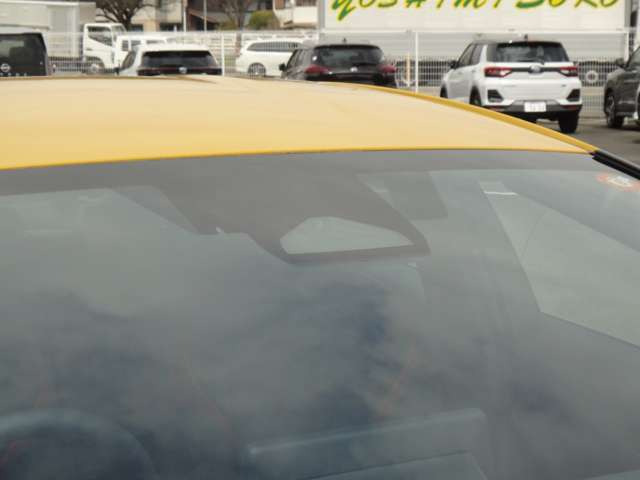 ★「トヨタセーフティーセンス」★歩行者検知機能付衝突回避支援型プリクラッシュセーフティ、全車速追従機能付のレーダークルーズコントロールをはじめ4つの先進安全機能をセットにした衝突回避支援パッケージ★