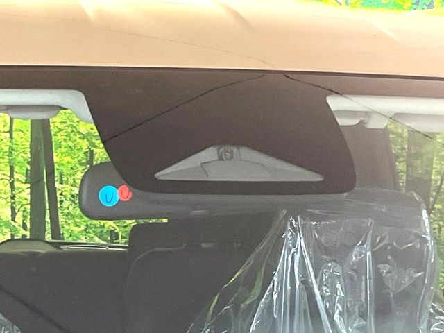 �y�z���_�Z���V���O�z���s���ɑO���̎ԗ�����F�����A�Փ˂������Ȏ��͌x��ƃu���[�L�ŏՓˉ���Ɣ�Q�y�����A�V�X�g�B�����S�Ƀh���C�u�����y���݂��������܂��B