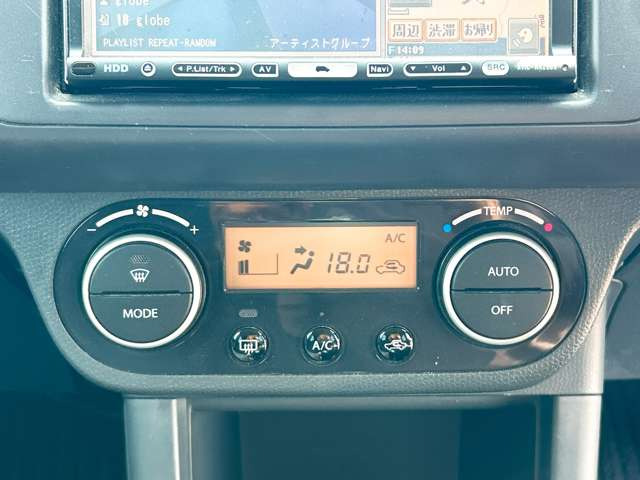 必需品のエアコン付き♪温度調節も簡単操作となっております!