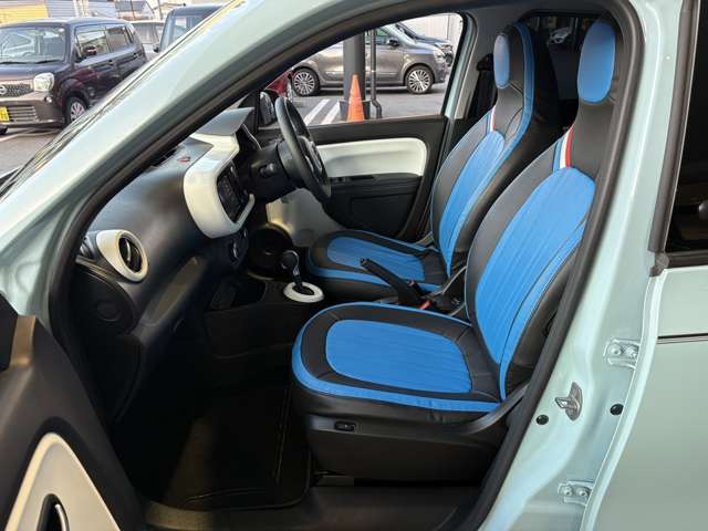 �Y��ȃt�����g�V�[�g�̉摜�ł��B�J�o�i�̃V�[�g�J�o�[���t���Ă��܂��B