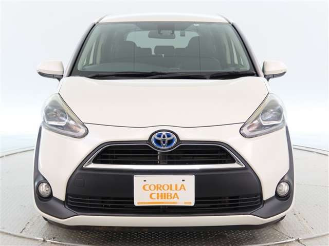 シエンタハイブリッド 1.5 G クエロ