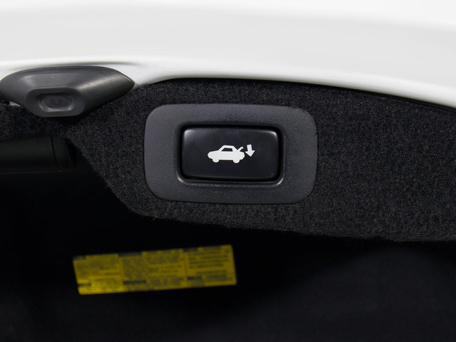 �X�C�b�`����Ńg�����N���b�h�̎����J���s���܂��B�d�q�L�[�{�̂̃��C�����X�@�\��^�]�Ȃ̃X�C�b�`����ł��I�[�v�����삪�\�ł�!�����ԂȂ�ł͂̉��K�����ł�!!