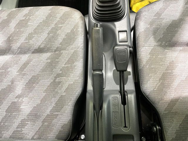 4WD�̂��Ԃł��̂ŁA�ᓹ�ł����S�ł���~��n�n��ɂ��Z�܂��̕��ȊO�ɂ��A�E�B���^�[�X�|�[�c����̕���~��n��֋A�Ȃ����@�������ɂ���������!