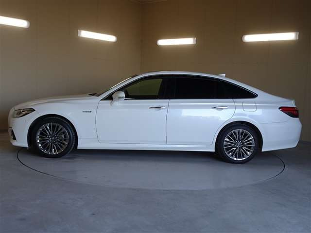 クラウンハイブリッド 2.5 G エグゼクティブ Four 4WD