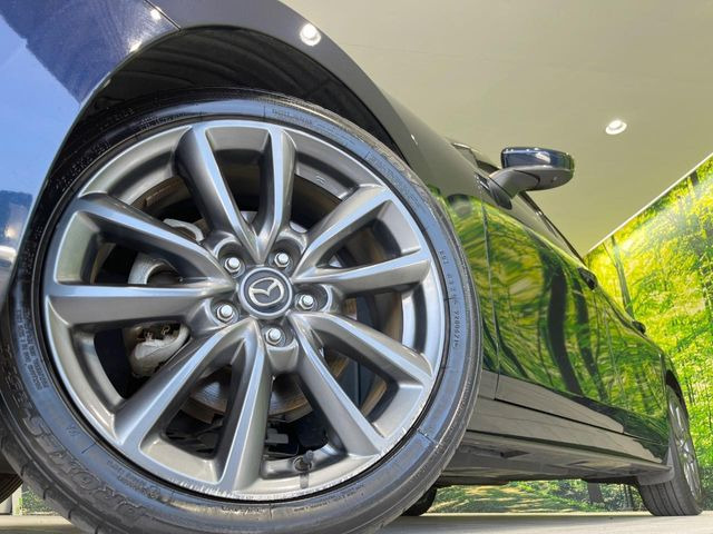 �y����18�C���`�A���~�z�C�[���z�O�ςɃ}�b�`���������A���~�z�C�[���𑕒����Ă���܂��B�e��ЊO�A���~�z�C�[����A�X�^�b�h���X�^�C�����戵�����Ă���܂��B���񂲑��k����������