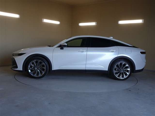 クラウンクロスオーバー2.5 G アドバンスト レザー パッケージ E-Four 4WD