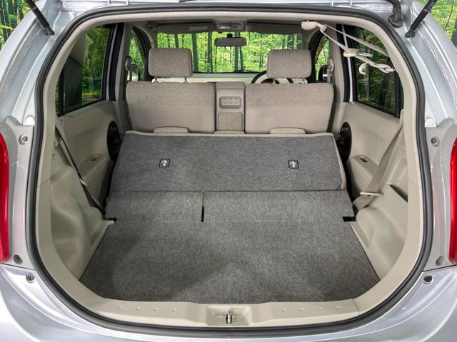 後席を格納すると、これだけの広さが!シーンに合わせたシートアレンジで、大きな荷物も積むことが出来ます♪