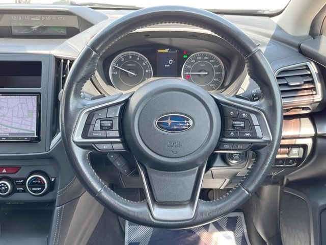 �y�����v�����X�e�A�����O�z�㎿�Ȋv���g�p���邱�ƂŁA��ɂ����������݂ƂĂ��^�]���₷���n���h���ł���