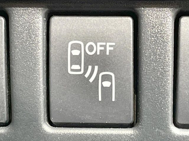 �y�����r�[�N���f�B�e�B�N�V�����z���s���A�h�A�~���[�̎��p�ɂȂ�₷���ӏ��Ɍ㑱�Ԃ��ڋ߂���ƃT�C�h�~���[�t�߂Ɍx����\���A�h���C�o�[�ɒ��ӊ��N�ƁA����̍ۂ̓n���h��������A�V�X�g�����܂��B