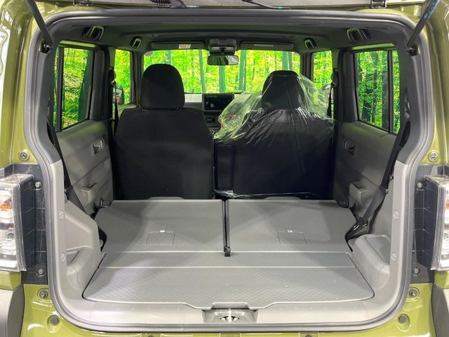 ���i�̂���������ʋ΁A���}���ɏ\���ȉ׎��X�y�[�X���m�ۂ��Ă���܂��B�Z�J���h�V�[�g��|���ƁA�傫�ȉו��̐ύڂ��\�ł���