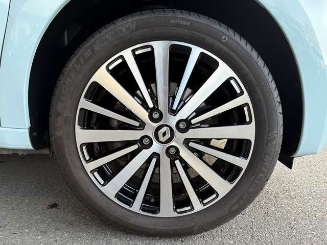 �܂��A�R�[�i�����O�����v�@�\�t�t�����g�t�H�O�����v�A�O�ȃV�[�g�q�[�^�[�A�T�u�E�[�n�[���V���ɑ�������A�@�\�������߂��Ă���B