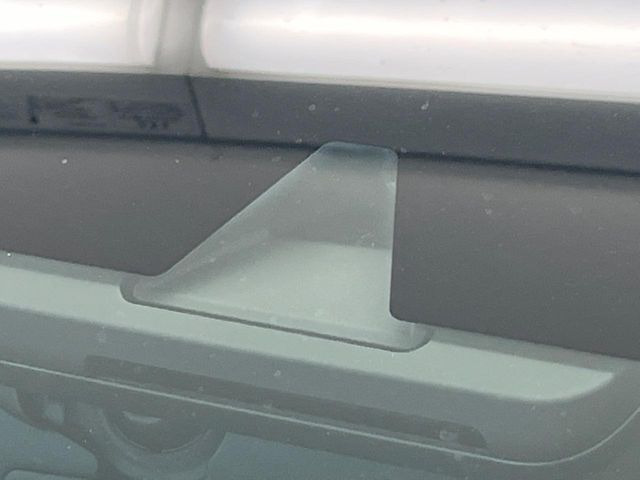 �y�g���^�Z�[�t�e�B�Z���X�z���s���ɑO���̎ԗ�����F�����A�Փ˂������Ȏ��͌x��ƃu���[�L�ŏՓˉ���Ɣ�Q�y�����A�V�X�g�B�����S�Ƀh���C�u�����y���݂��������܂��B