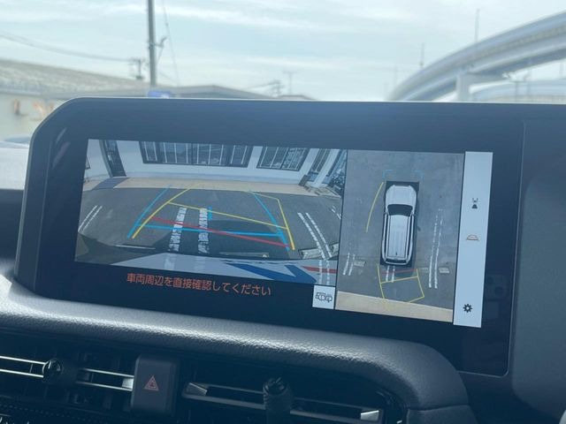 �y�p�m���~�b�N�r���[���j�^�[�z��p�̃J�����ɂ��A�ォ�猩���낵���悤�Ȏ��_��360�x�N���}�̎��͂��m�F���邱�Ƃ��ł��܂������p�������m�F���₷���A�����ꏊ�ł̐؂�Ԃ��⒓�Ԃ��X���[�Y�ɍs���܂��B