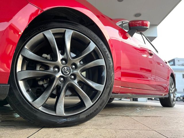 �y����19�C���`�A���~�z�C�[���z�O�ςɃ}�b�`���������A���~�z�C�[���𑕒����Ă���܂��B�e��ЊO�A���~�z�C�[����A�X�^�b�h���X�^�C�����戵�����Ă���܂��B���񂲑��k����������