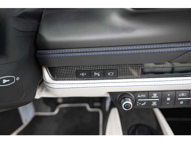 �R�[�i�[�Z���T�[��S���ʃJ�����A���t�^�[�ȂǓ���g���ł��s�ւ̂Ȃ������ƂȂ��Ă���܂��B