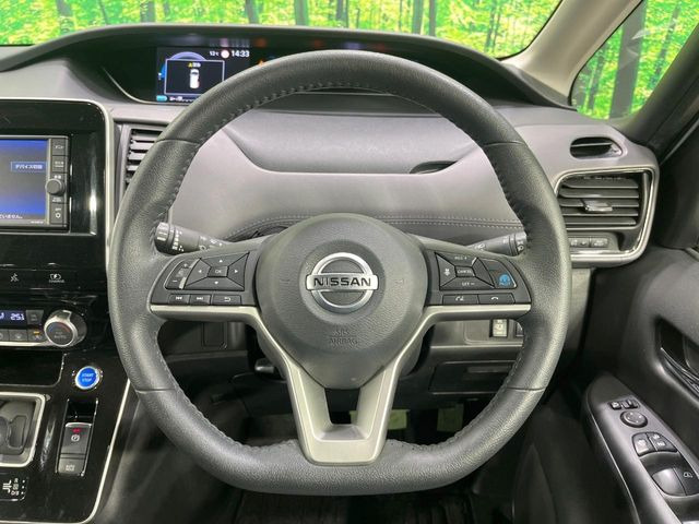 �y�����v�����X�e�A�����O�z�㎿�Ȋv���g�p���邱�ƂŁA��ɂ����������݂ƂĂ��^�]���₷���n���h���ł���