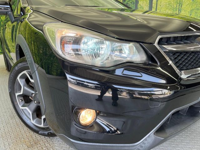 【HIDヘッドライト】非常に明るく前方を照らしてくれるので、悪天候や夜間の走行時も視界良好で安心してお乗りいただけます。