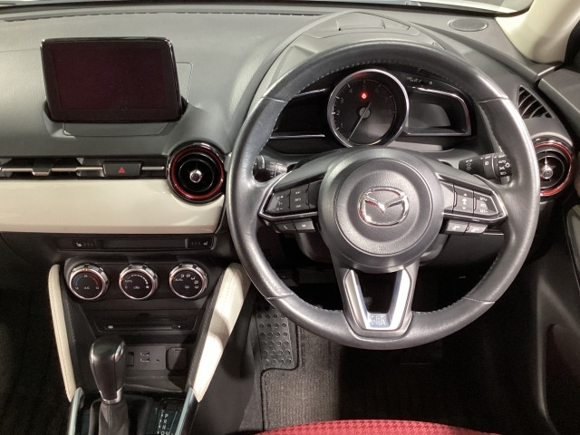 デミオ1.5 15S ノーブル クリムゾン