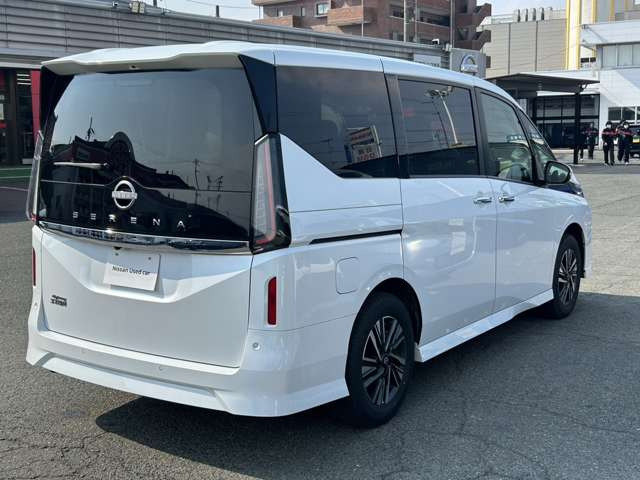 セレナ2.0 ハイウェイスターV 4WD