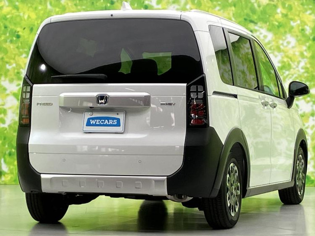 フリード1.5 ハイブリッド クロスター