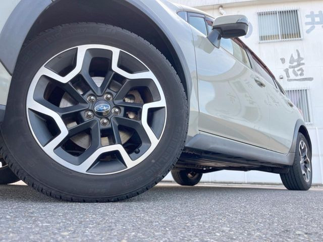 �y����17�C���`�A���~�z�C�[���z�O�ςɃ}�b�`���������A���~�z�C�[���𑕒����Ă���܂��B�e��ЊO�A���~�z�C�[����A�X�^�b�h���X�^�C�����戵�����Ă���܂��B���񂲑��k����������