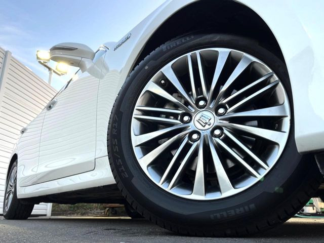 �y�����I�v�V����17�C���`�A���~�z�C�[���z�����I�v�V�����z�C�[���𑕒��B���s���\�̌���ɉ����A�O�ς����X�^�C���b�V���ɂȂ��Ă��܂��B