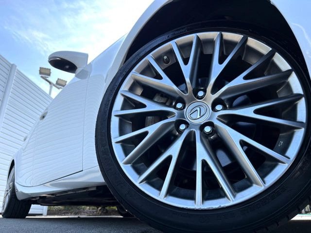 �y�����I�v�V����18�C���`�A���~�z�C�[���z�����I�v�V�����z�C�[���𑕒��B���s���\�̌���ɉ����A�O�ς����X�^�C���b�V���ɂȂ��Ă��܂��B